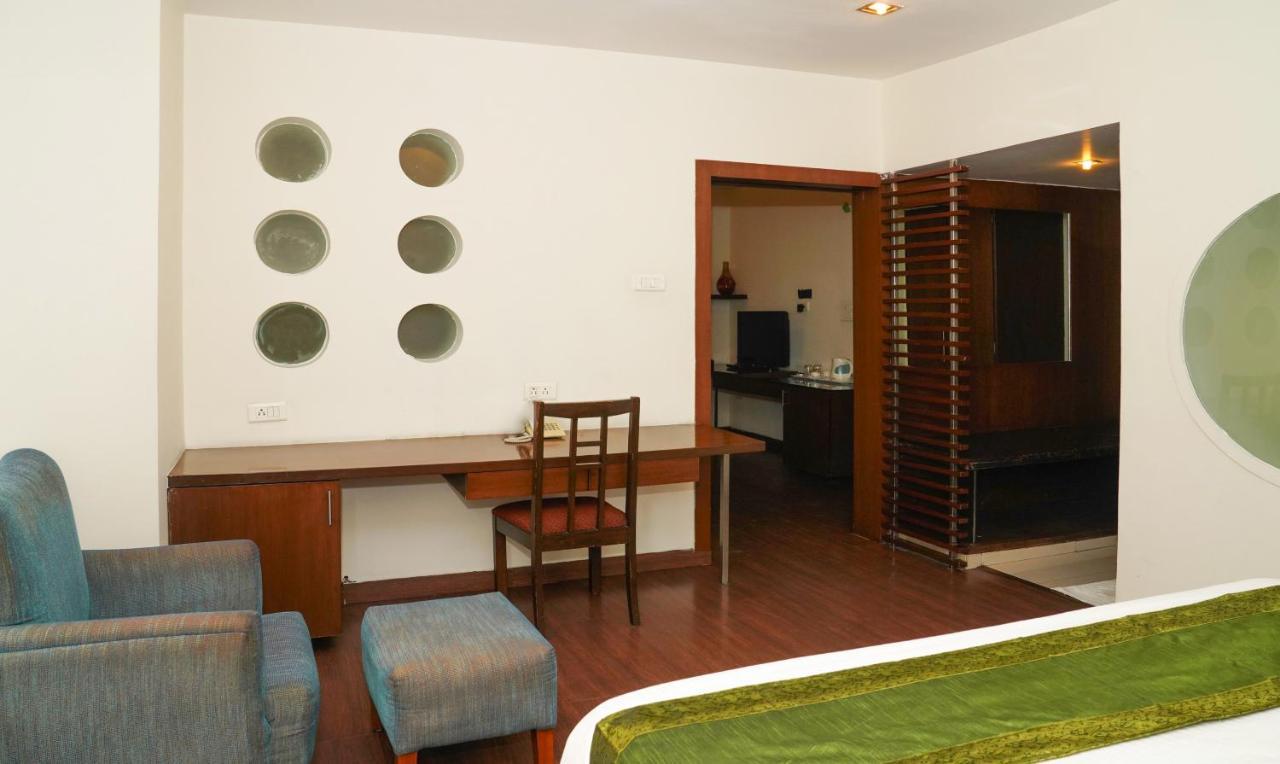 Oyster Suites Hyderabad Exterior foto